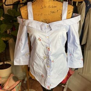 NWT Romeo & Juliet Floral Embroidered Blue Button Up Cold Shoulder Shirt Sz S